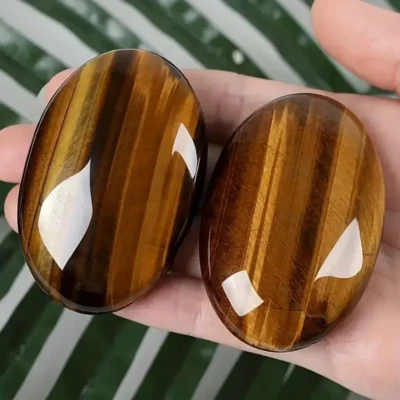 Natural Tiger Eye Worry Stone Chakra Palm Stone Wholesale (1)