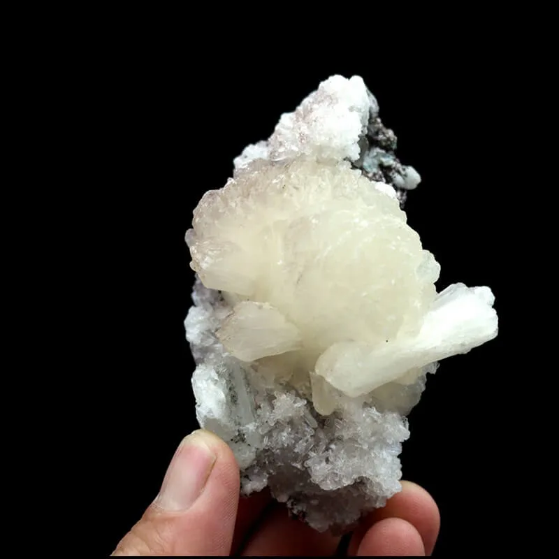 apophyllte raw stone