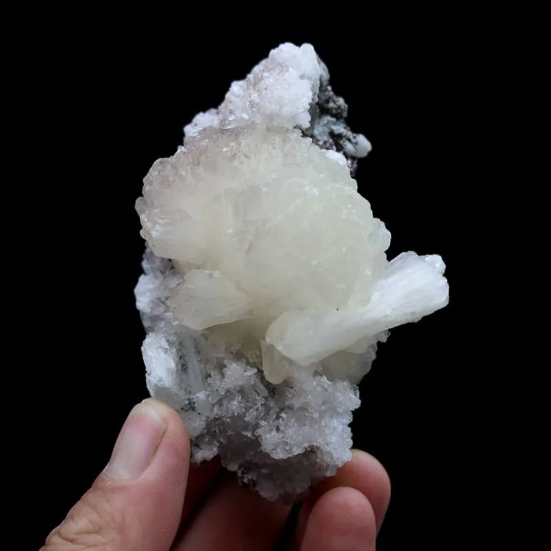 apophyllte raw stone