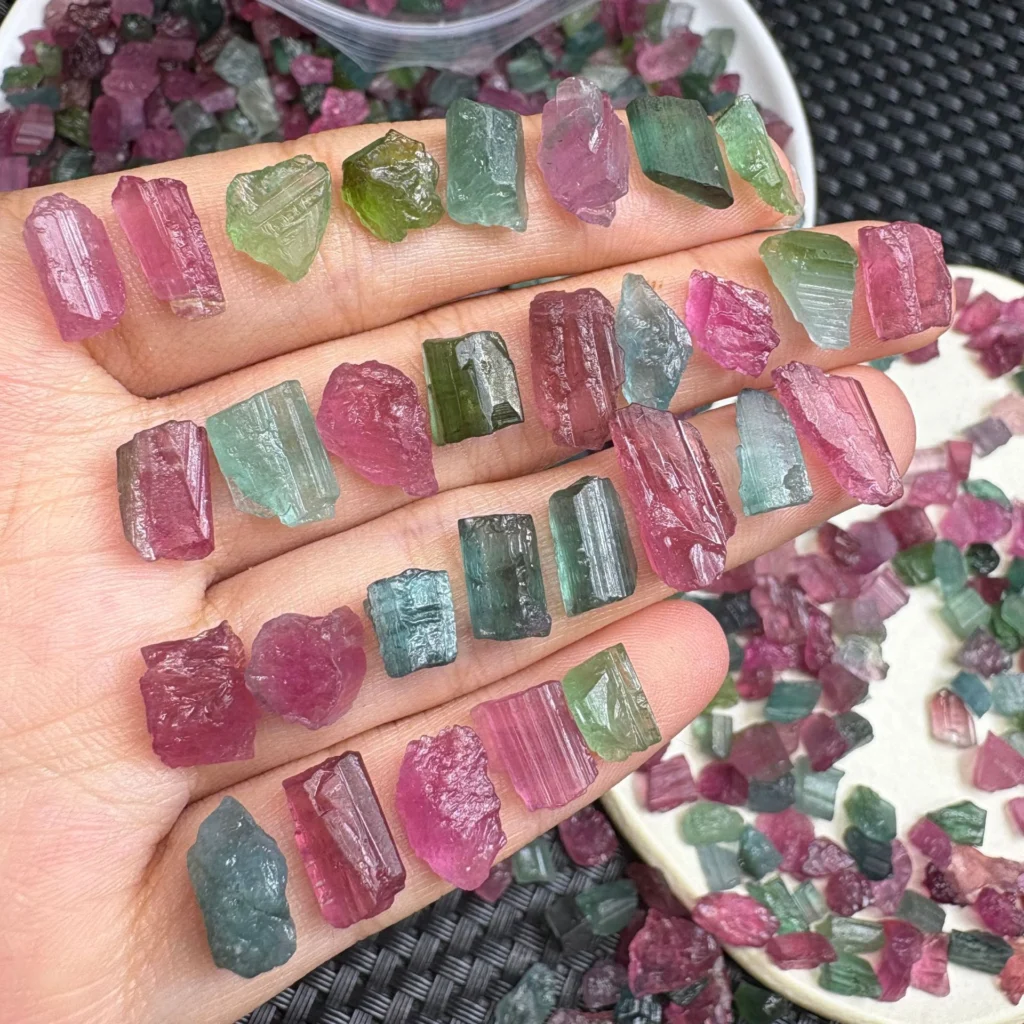 عرض بديل لـ Watermelon Tourmaline Gravel