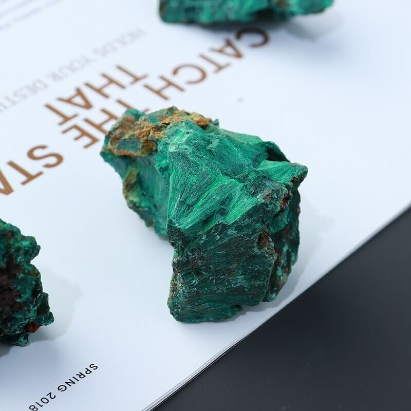 malachite raw stone