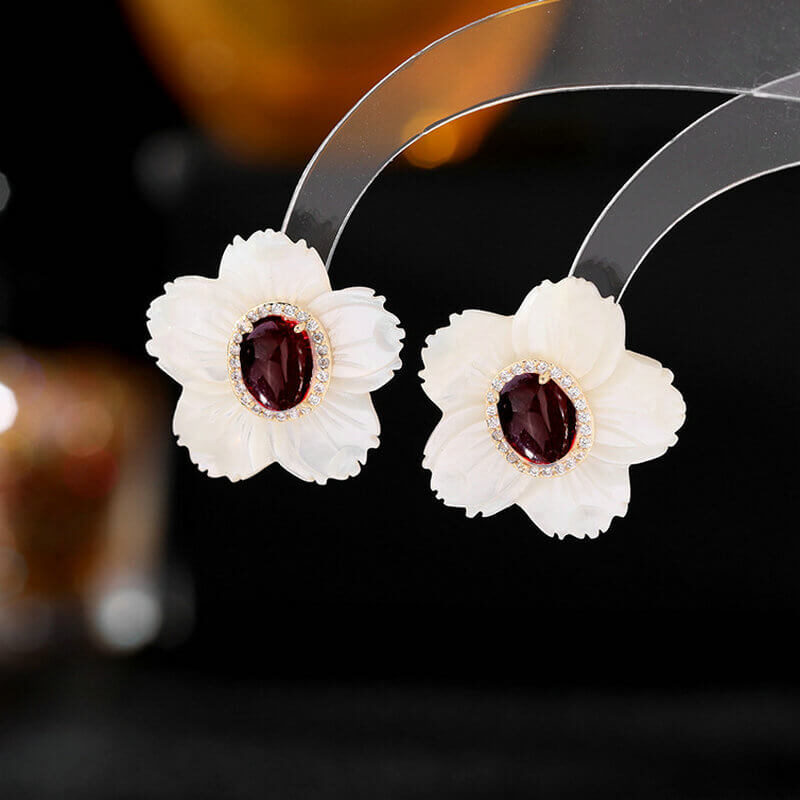 Shell Flower Stud Earrings 1