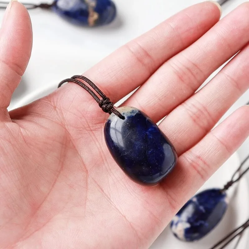 Polished Sodalite Crystal Pendant Necklace - Afbeelding 5