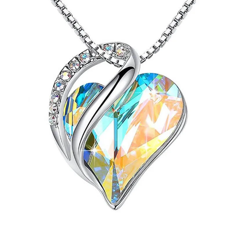 Vue alternative de Alloy Heart Shape Crystal Rhinestone Pendant