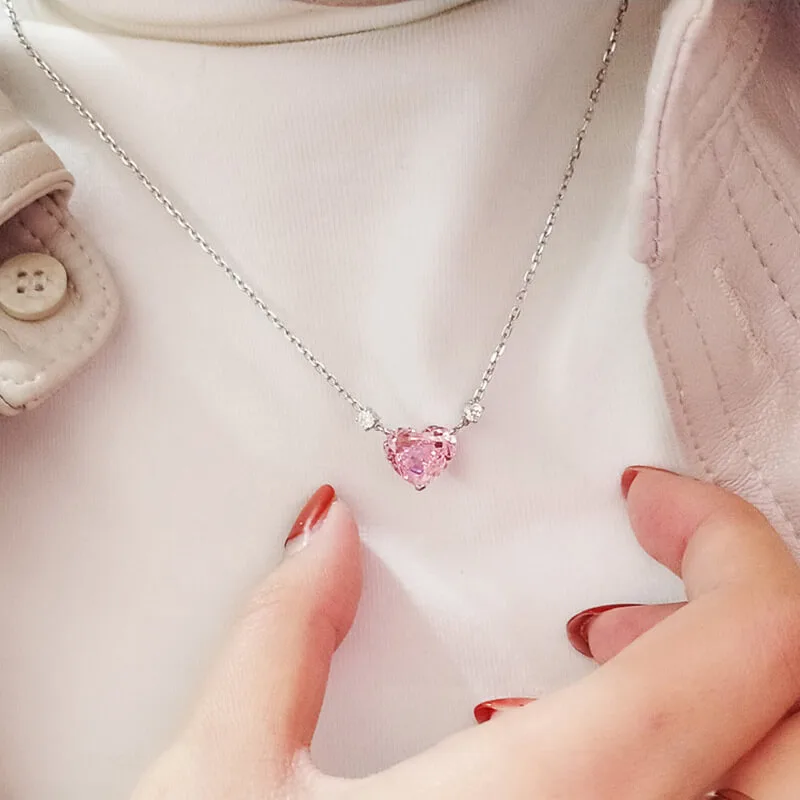 Vue alternative de Simple Yellow Diamond Pendant