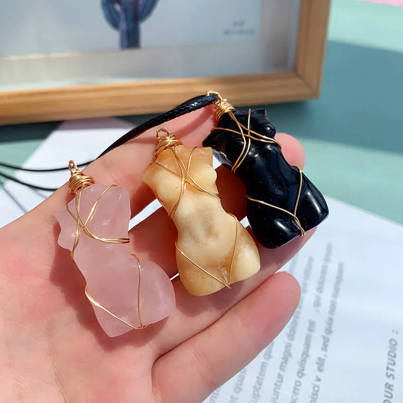 Alternative Ansicht von Female Model Carved Crystal Pendant with Rope