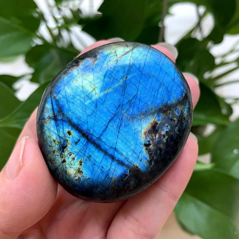 عرض بديل لـ Natural Palm Labradorite Stone Wholesale