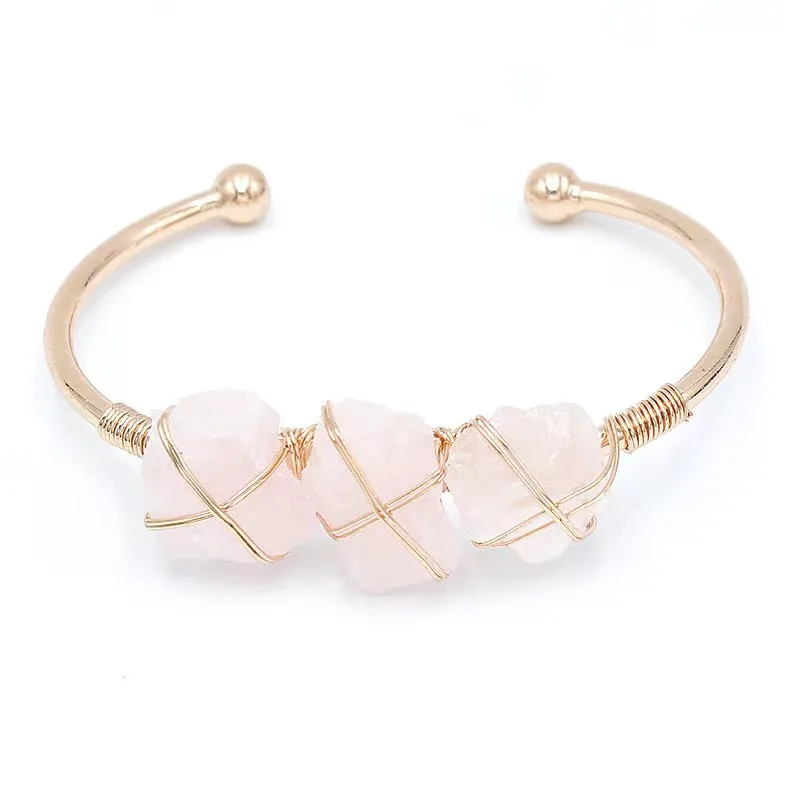 Alternativ vy av Irregular Raw Crystal Stone Wrapped Quartz Bracelet