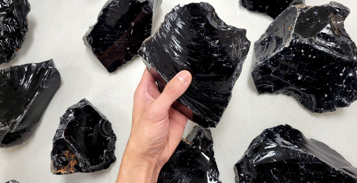7 Reasons to Wearing Black Obsidian