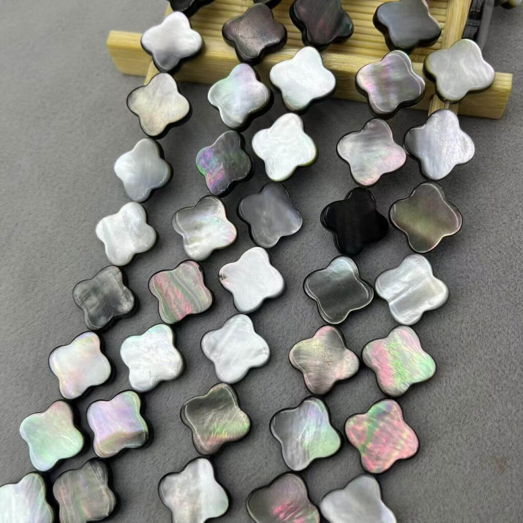 6-18mm Four Leaf Clover Shaped Natural Black Shell Beads Bulk – Bild 5