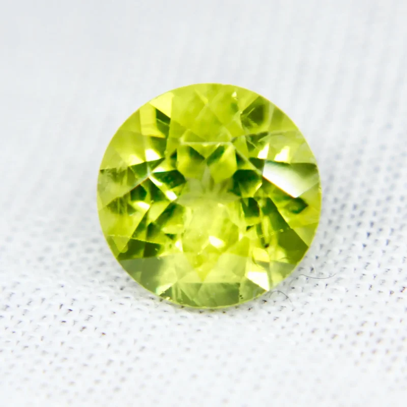 3-7mm Round Cut Peridot Gemtone show