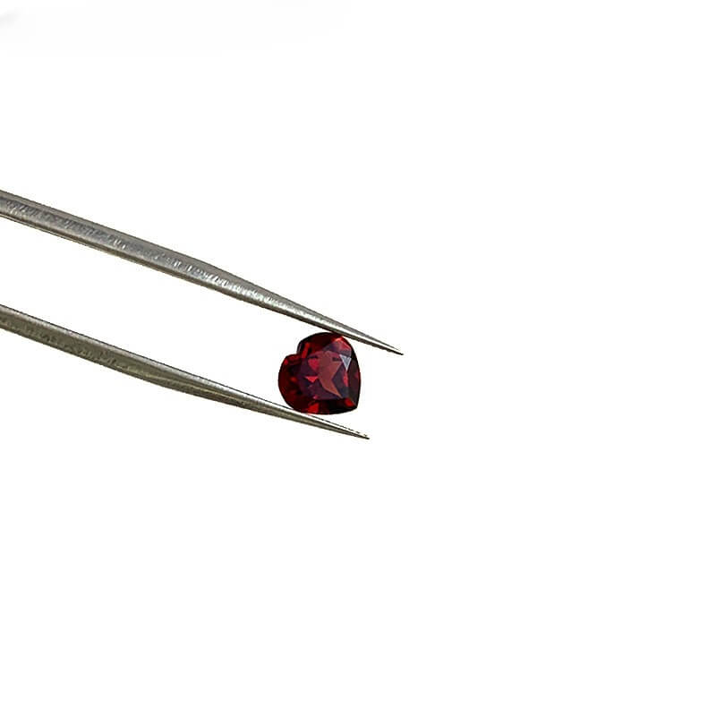 Alternative view of 4-8mm Brilliant Heart Cut Red Garnet Birthstone