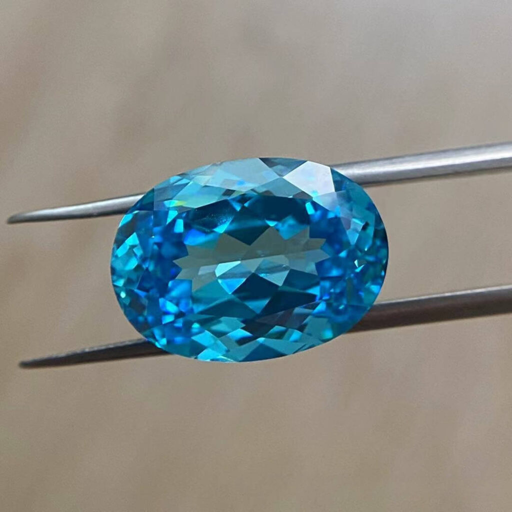 Glossy Oval Cut Aquamarine Gemstone SHOW