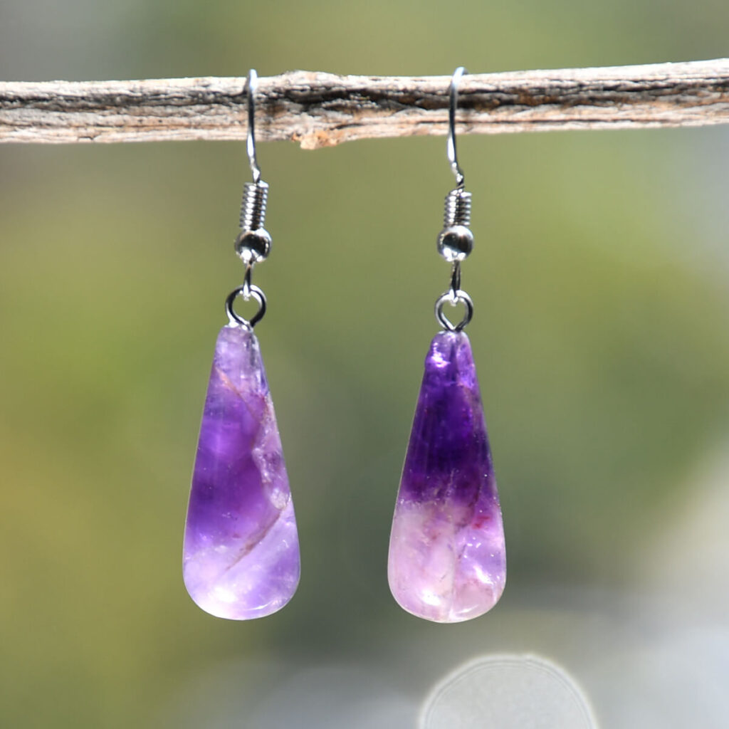 Teardrop Shaped Natural Crystal Drop Earrings - Imagen 6