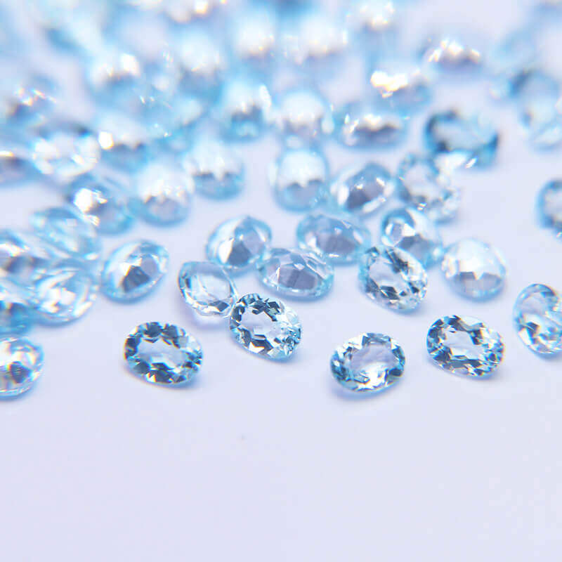 VS Natural Sky Blue Topaz Oval Cut 4