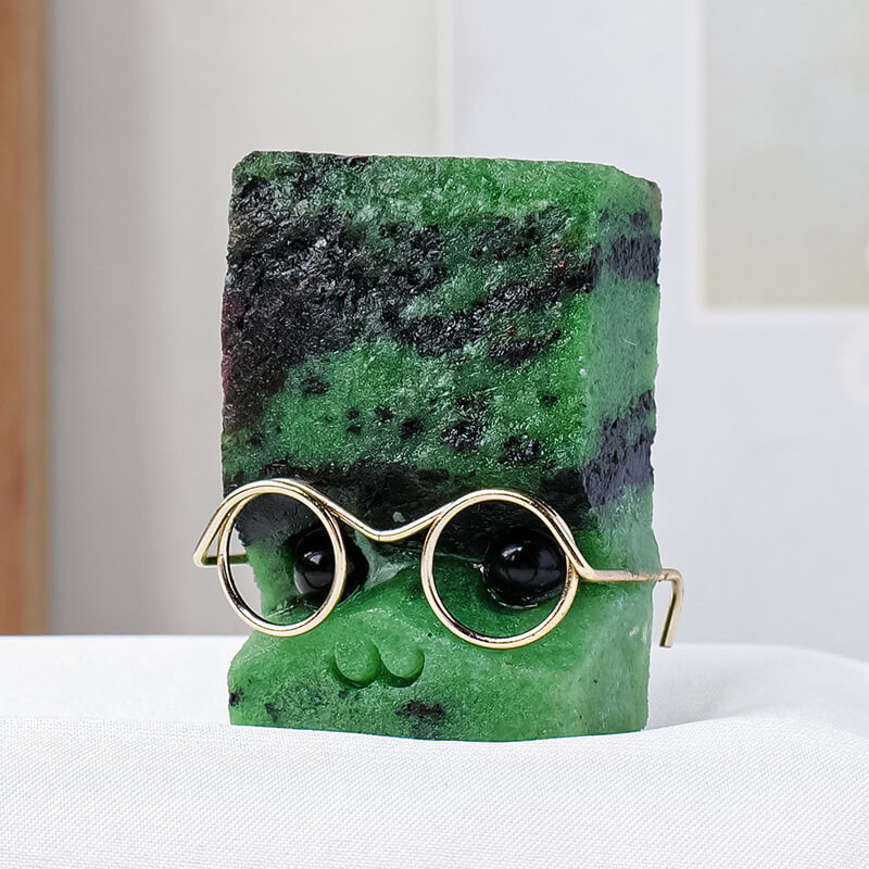 Cute Crystal Hedgehog Carving with Eyeglass Stone Pet Ornament - obrazek 3