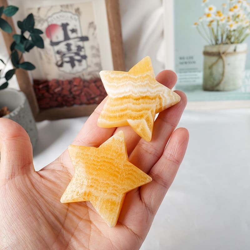 Alternativ vy av Natural Yellow Calcite Carving Star with Smooth Edges