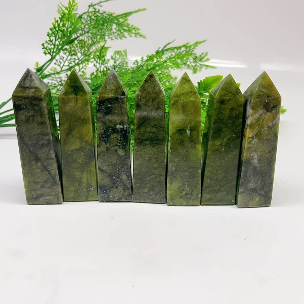 Green Hsiuyen Jade Serpentine Obelisk Tower