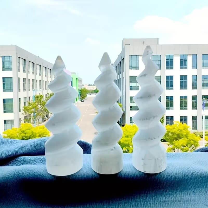 Alternatief beeld van 10-15cm Unicorn Selenite Spiral Tower Wholesale 