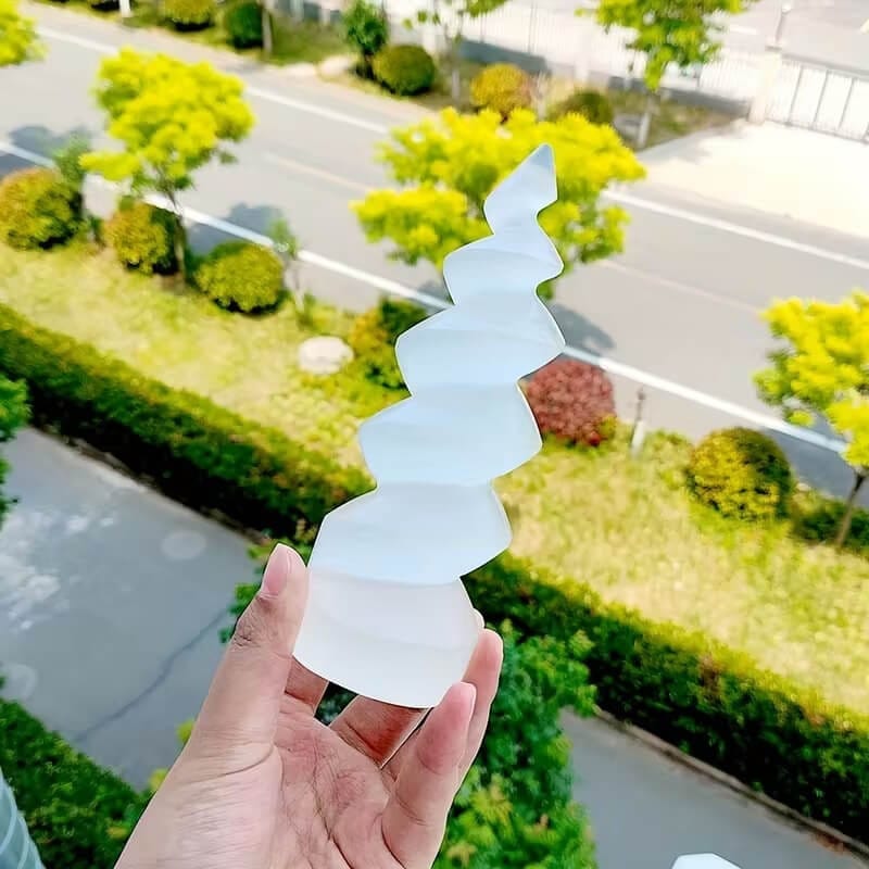 10-15cm Unicorn Selenite Spiral Tower Wholesale - Afbeelding 4
