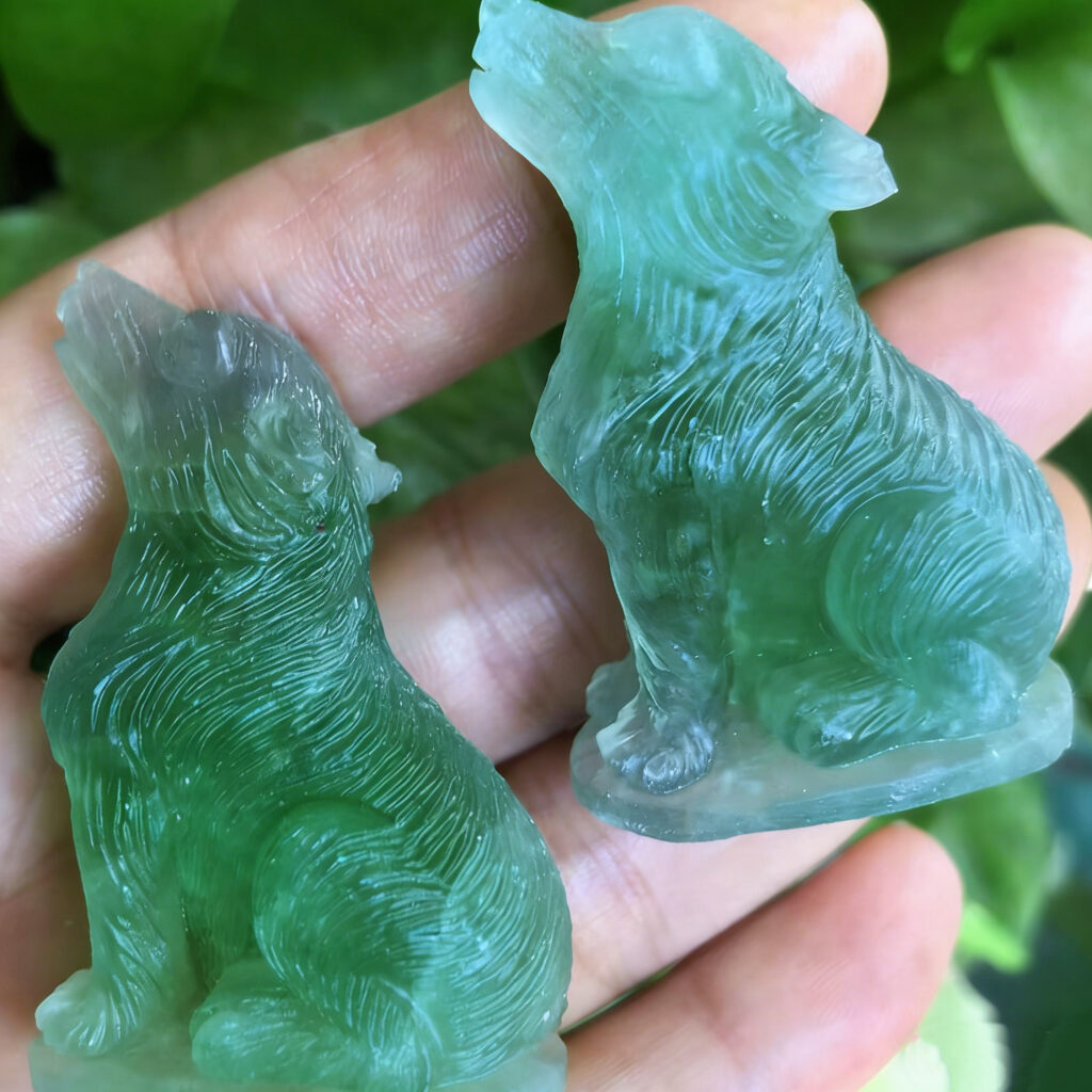 wolf crystal carving 3