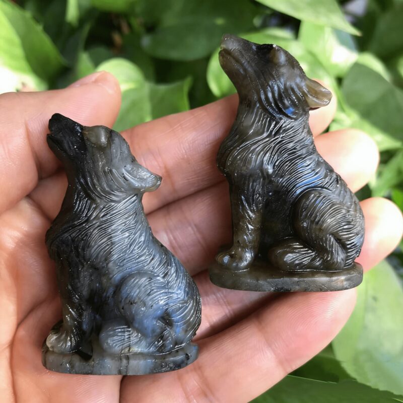 wolf crystal carving 4 compressed