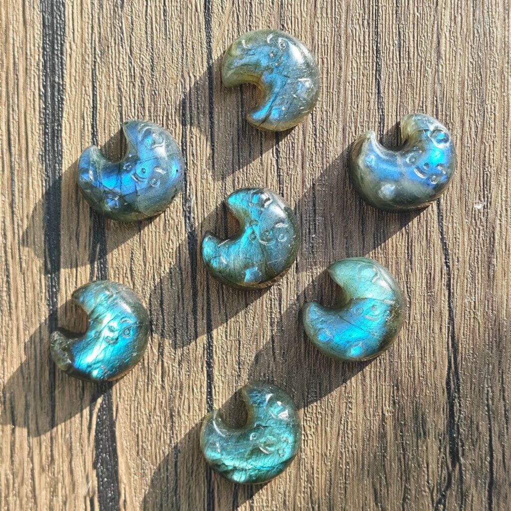 Moon Shaped Labradorite Carving Mini Stones 3